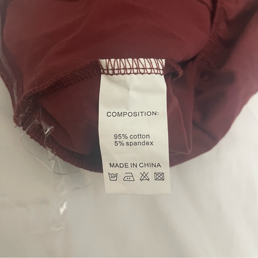 Burgundy faux pearl buttons with ruffle details crop top - Picture 6 of 9